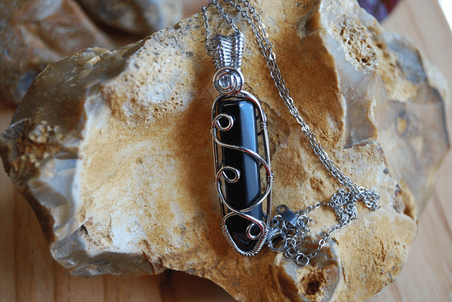 Collier pendentif en onyx