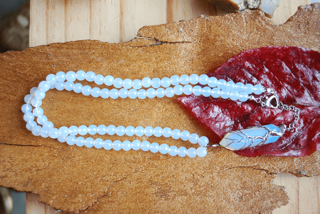 Collier long en opale noble