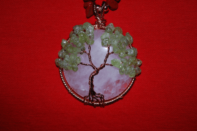 Collier cristal de roche et 7 chakras avec arbre de vie