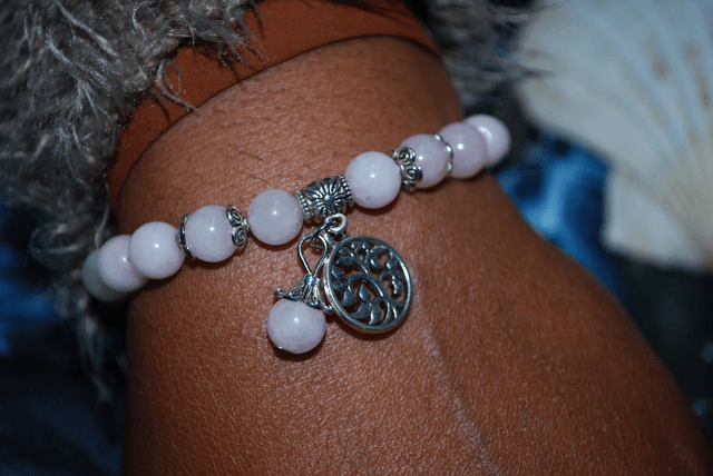 Bracelet en quartz rose et 7 chakras