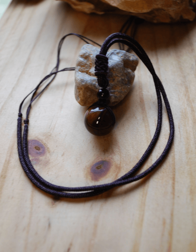 Collier boule en grenat almandin