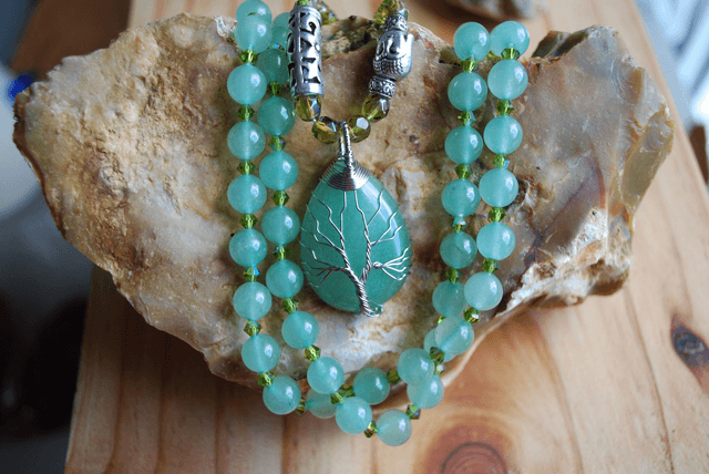 Collier long en aventurine verte 
