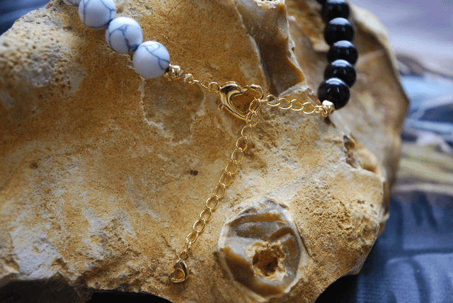 Bracelet en howlite et onyx