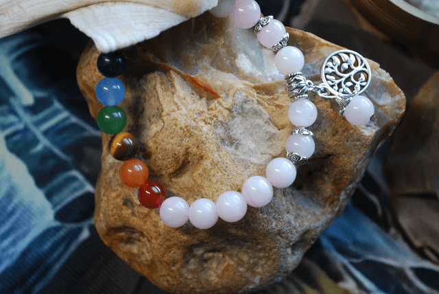 Bracelet en quartz rose et 7 chakras