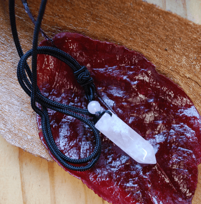 Collier en quartz rose pointe