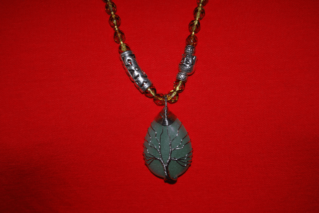 Collier long en aventurine verte 