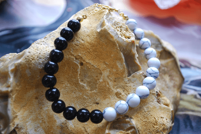 Bracelet en howlite et onyx