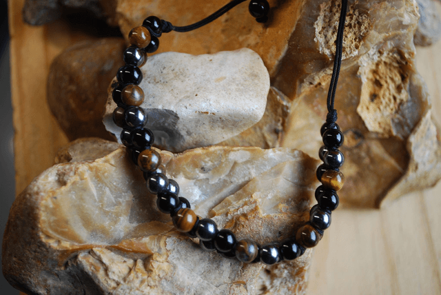 Bracelet en œil de tigre, hématite et onyx