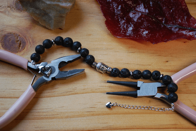 Bracelet en pierre de lave avec bouddha
