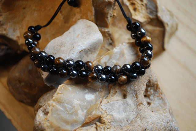 Bracelet en œil de tigre, hématite et onyx