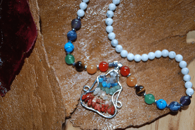 Collier howlite 7 chakras