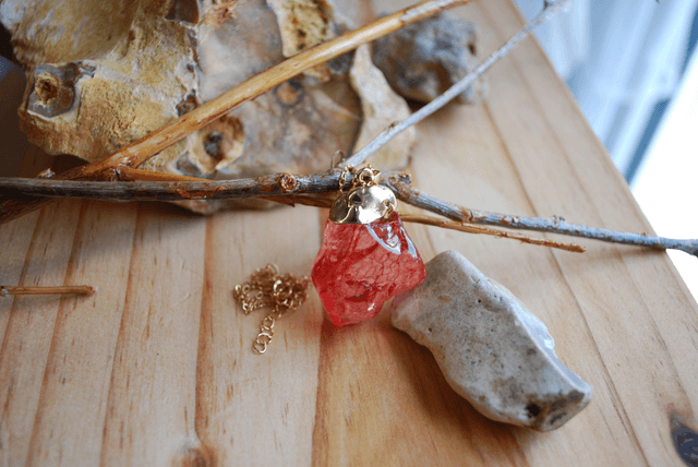 Collier pendentif rhodonite