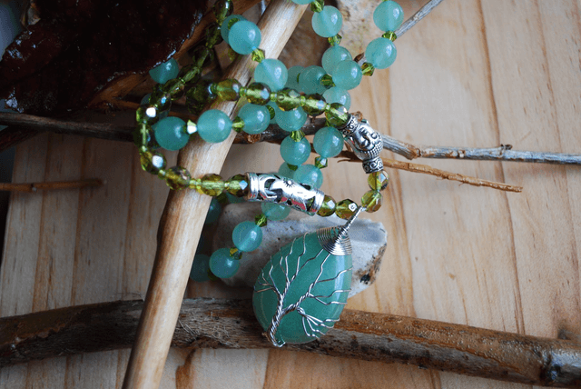 Collier long en aventurine verte 