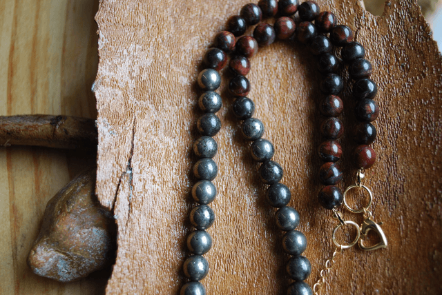 Collier en pyrite et grenat almandin