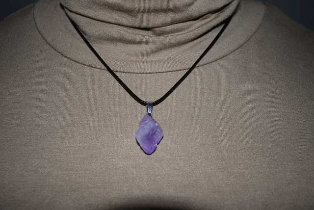 pendentif fluorite violette brute