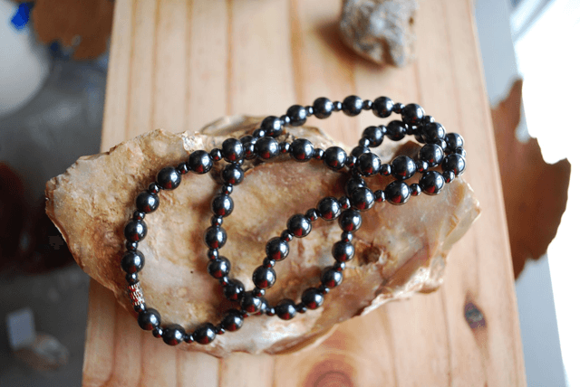 Collier hématite magnétique