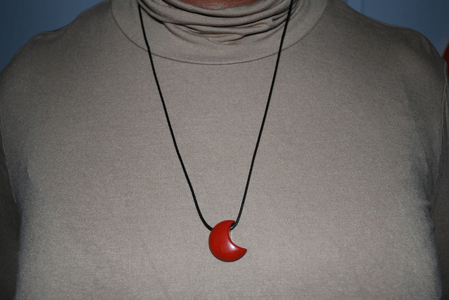 Collier pendentif jaspe rouge