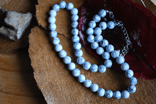 Collier en howlite