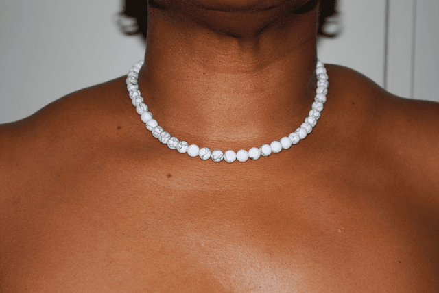 Collier en howlite