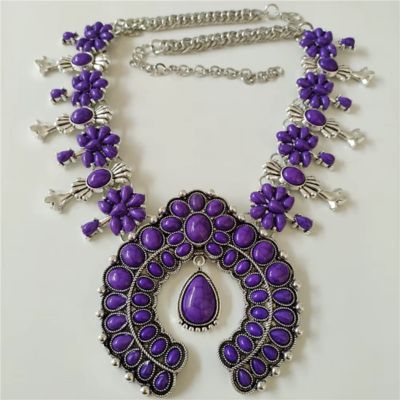 Pierre-bleue-claire-collier-pierre-violette