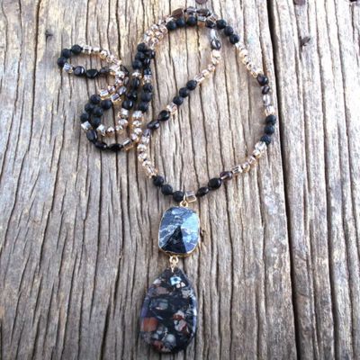 Pierre-bleue-foncée-pierre-noir-collier-long-pour-femme