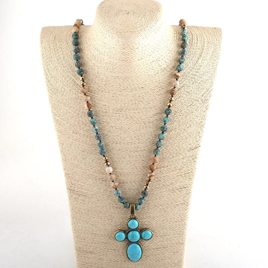 Pierre-précieuse-bleue-collier-bleu